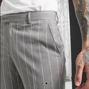 Skinny pinstripe paints